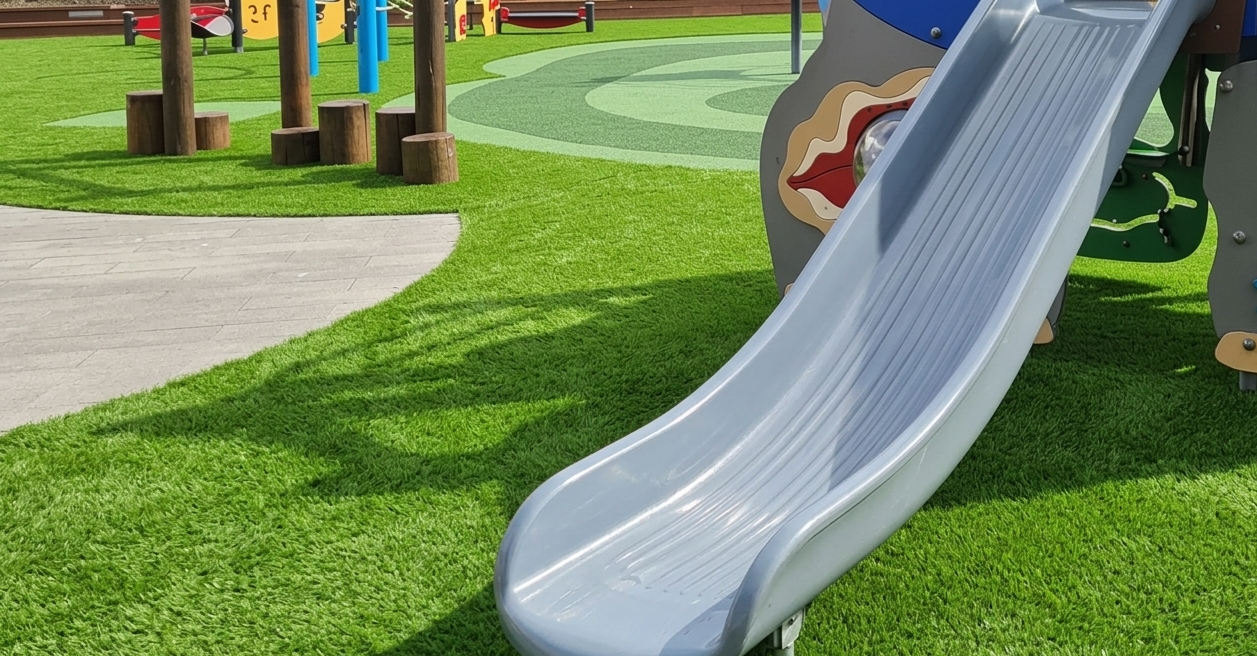 children play artificial grass.png
